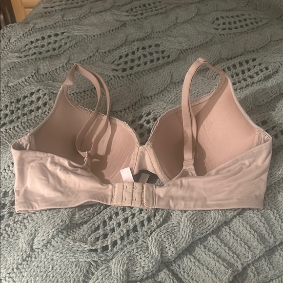 Seamless Nude Bra - Picture 3 of 4